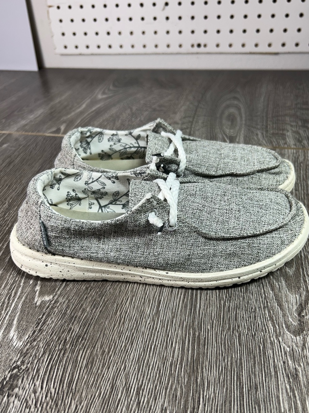 Hey dude Wendy Slip-On Boat Shoe in Gray size 7